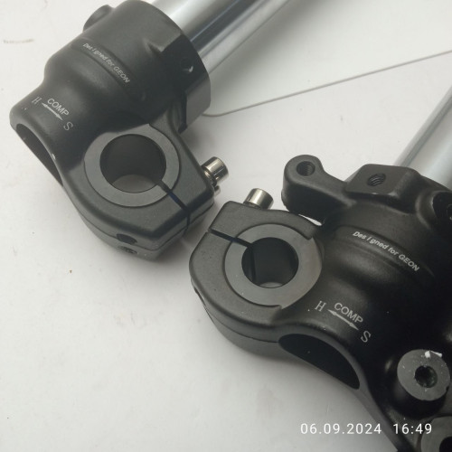 Амортизатори передні KKE, компл. (L+R) (регулюючі) -- Terra-X 250 NEW 2019