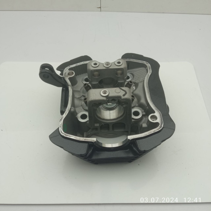 Головка циліндра FE250