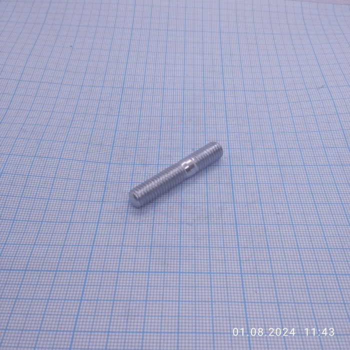 Шпилька впускного коллектора FE250