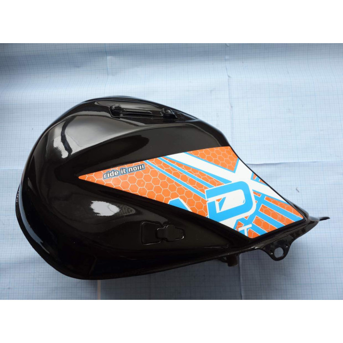 Паливний бак з оранжевою наклейкою -- X-Road Light 200/250