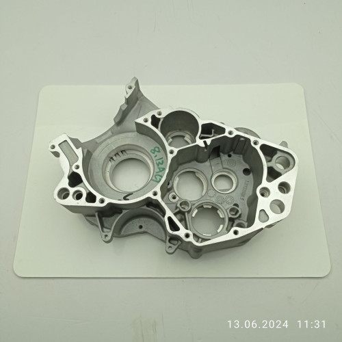Правий картер  MT250