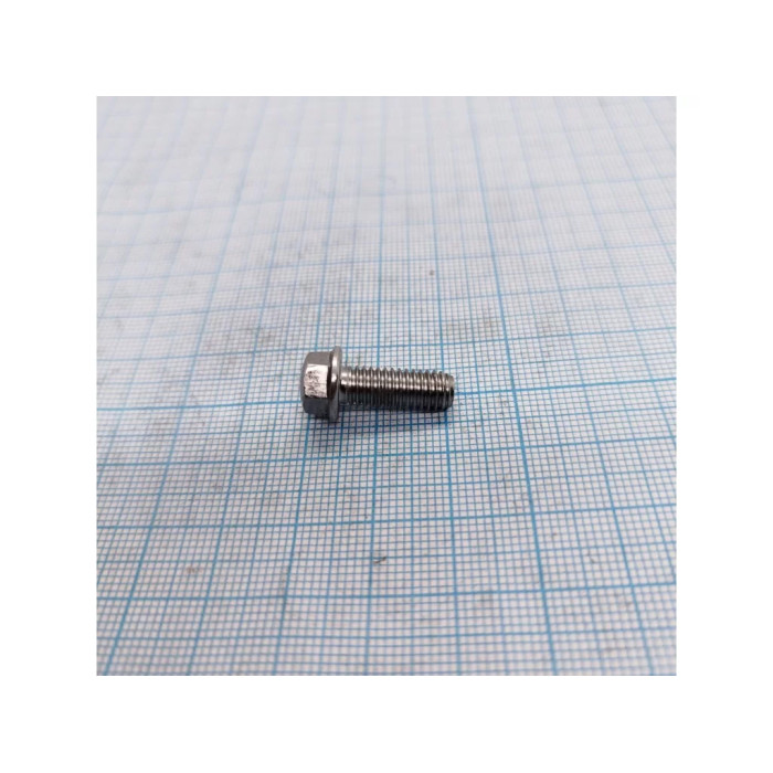 Болт М6x16