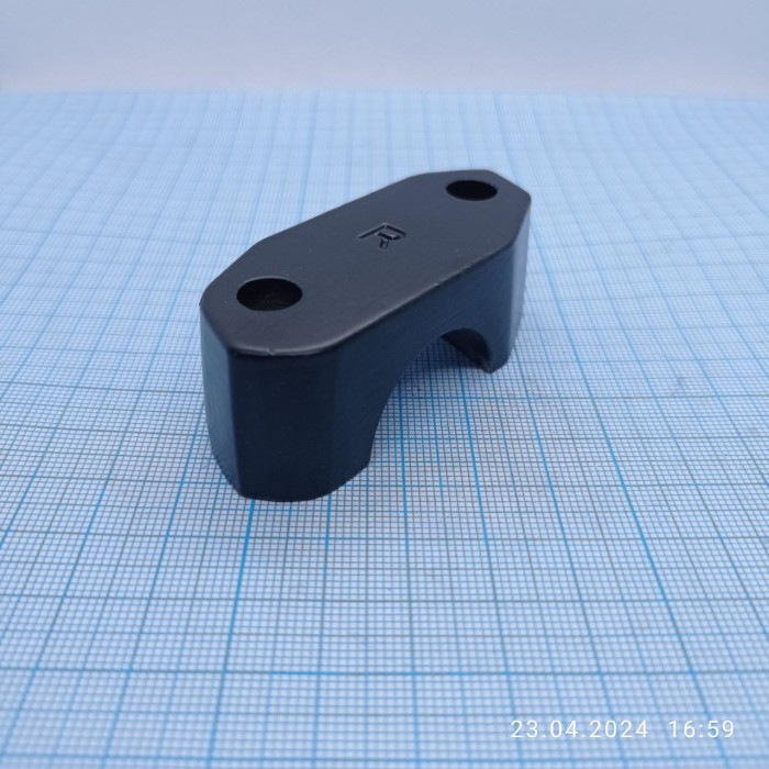 Хомут керма правий нижній CR6s