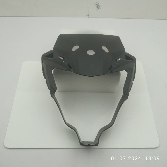 Накладка передной фари ADX250