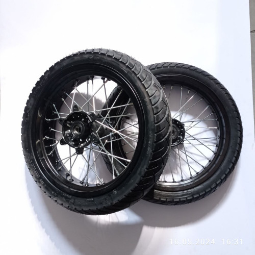 Колеса (без гальмівних дисків і зірки), чорн.SUPER MOTO 17" (3,00/4,25) -- Terrax 250 NEW 2019