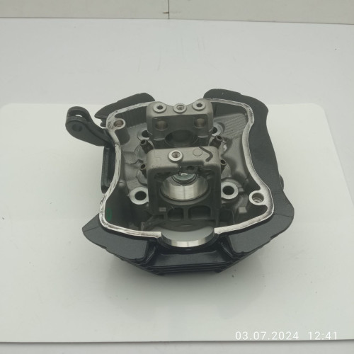 Головка циліндра FE250