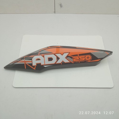 Пластик під сидінням задній правий (чорно-оранжева наклейка) ADX250